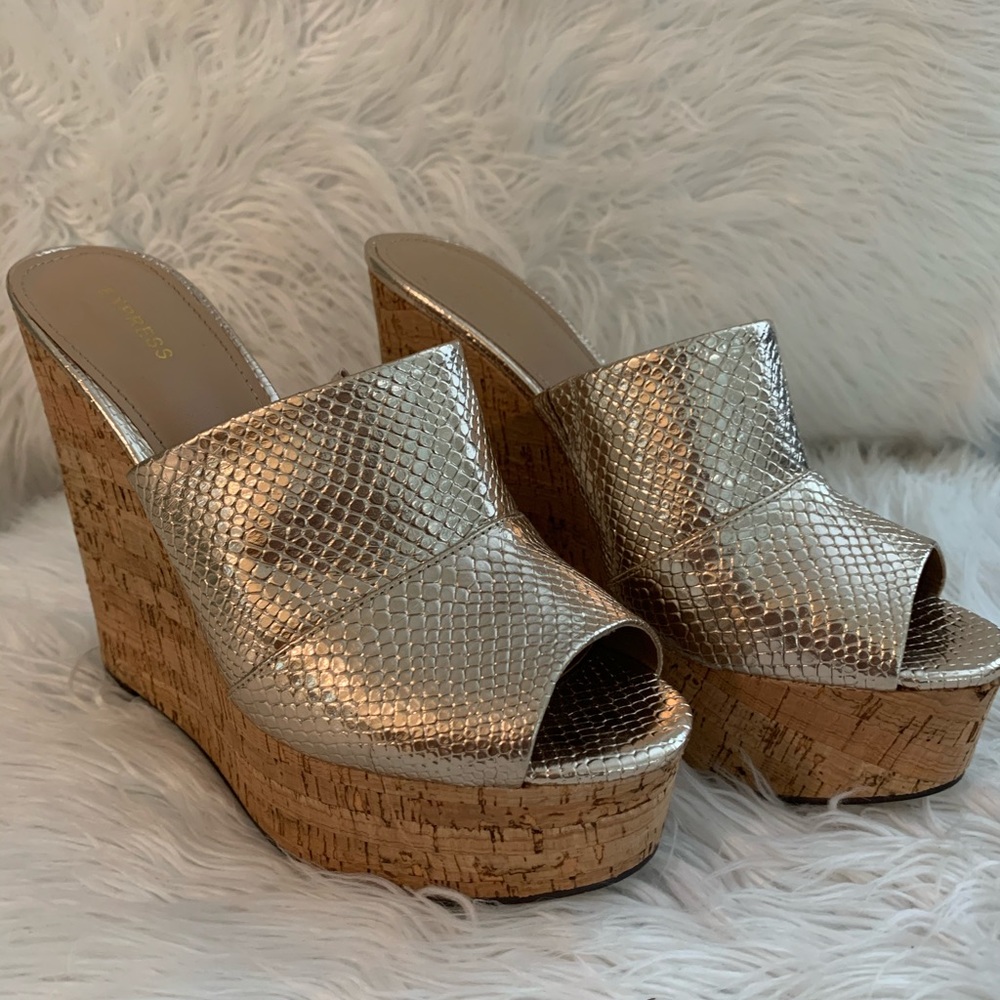 Gold wedges from Express